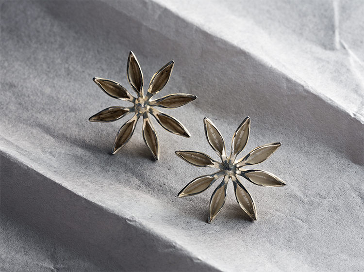 George Lifestyle, golden star, flower earrings